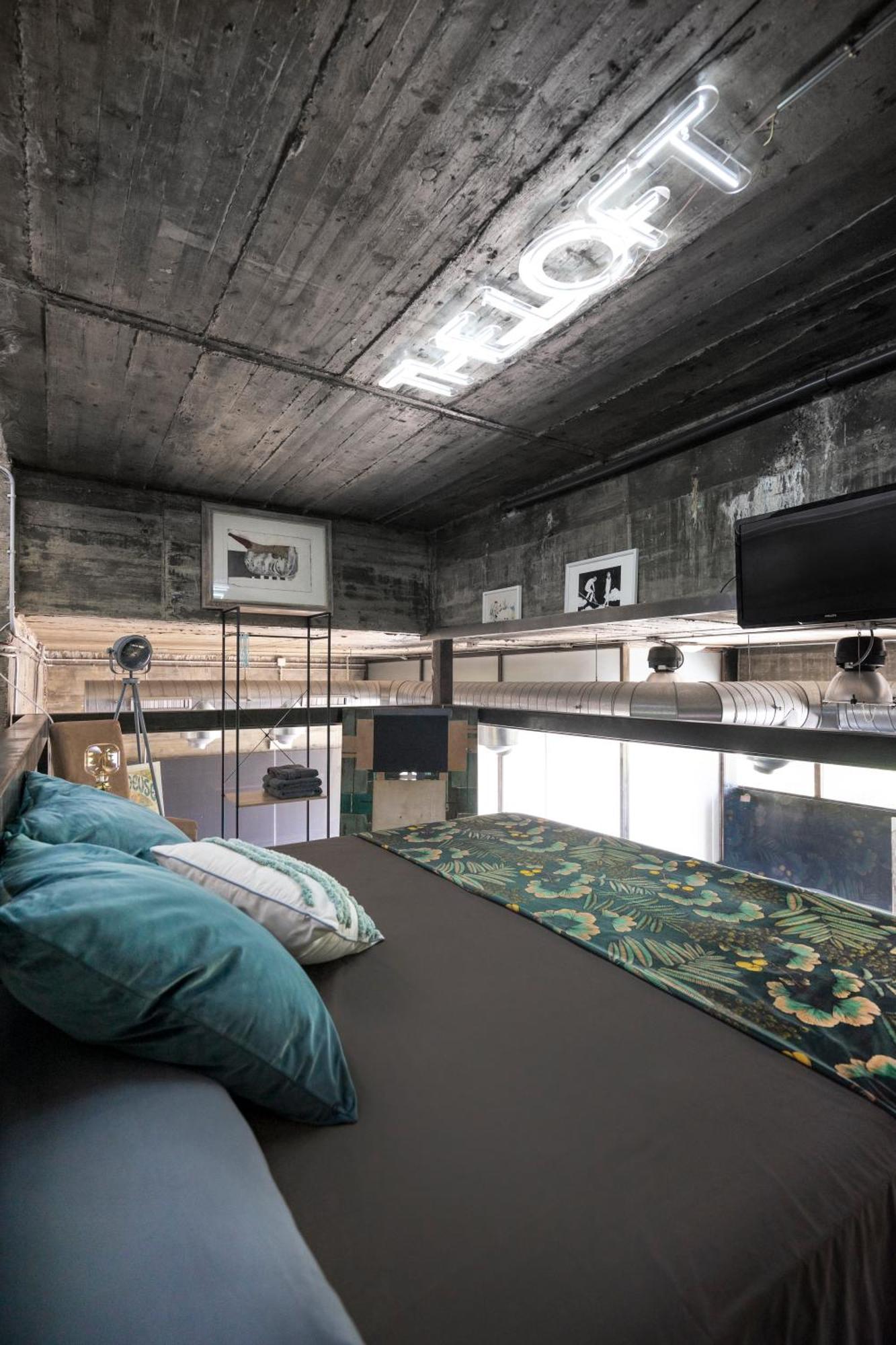 فيلا The Loft - With Private Pool & Jacuzzi كوربيرا دي يوبريغات المظهر الخارجي الصورة